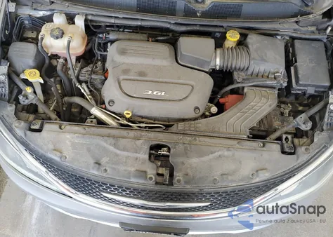 2017 Chrysler Pacifica Touring L из США, поврежденный, VIN 2C4RC1BG1HR569181